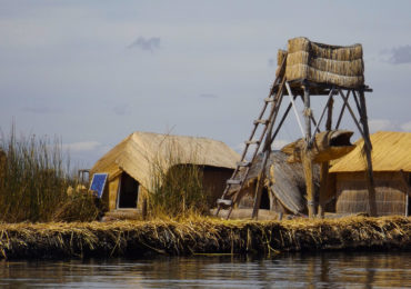 tour isla flotante de los uros (13)