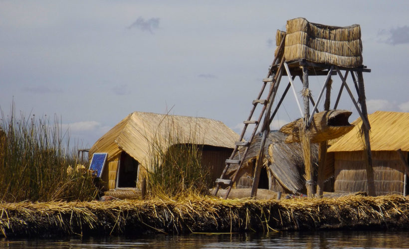 tour isla flotante de los uros (13)