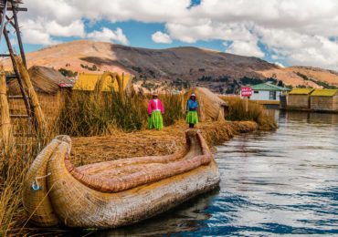 tour isla flotante de los uros (9)